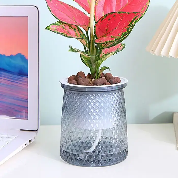 Pot de fleurs en plastique à arrosage automatique