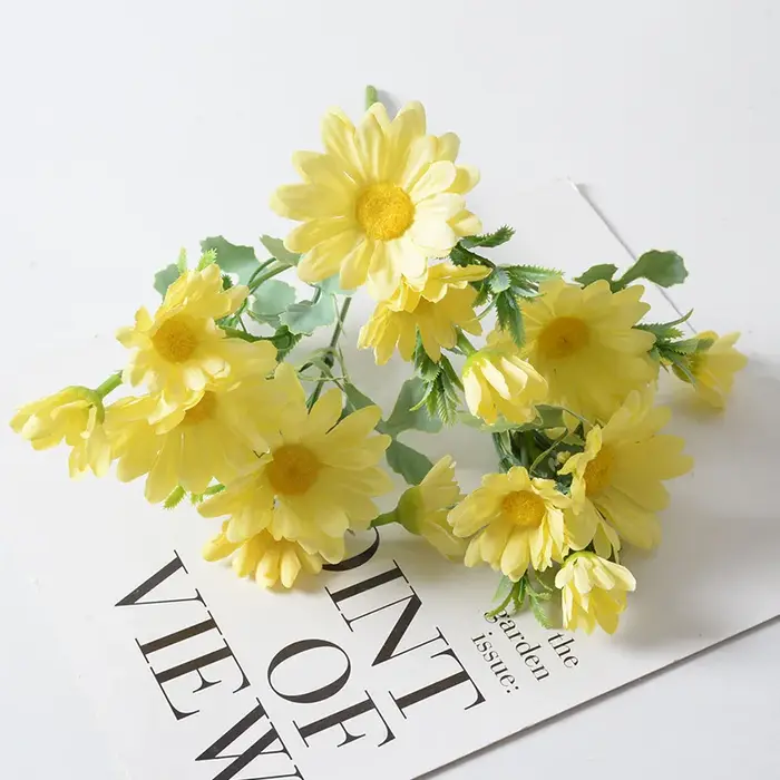 Fleur artificielle de soleil et de chrysanthème