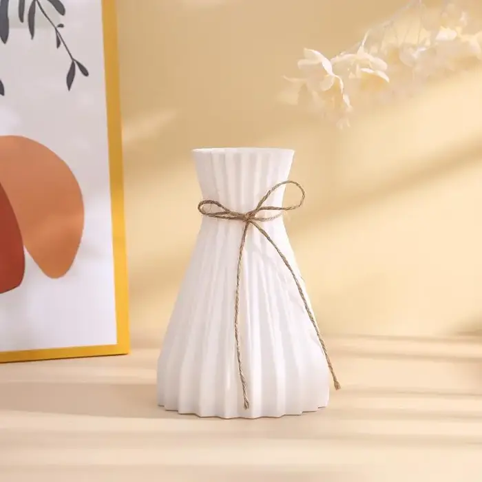 Vase à fleurs plissé en origami