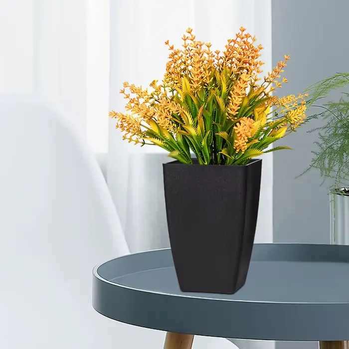 Pot de fleurs moderne en plastique noir