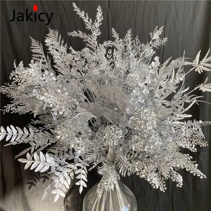 Série argent fleurs feuilles scène de mariage fête rangée