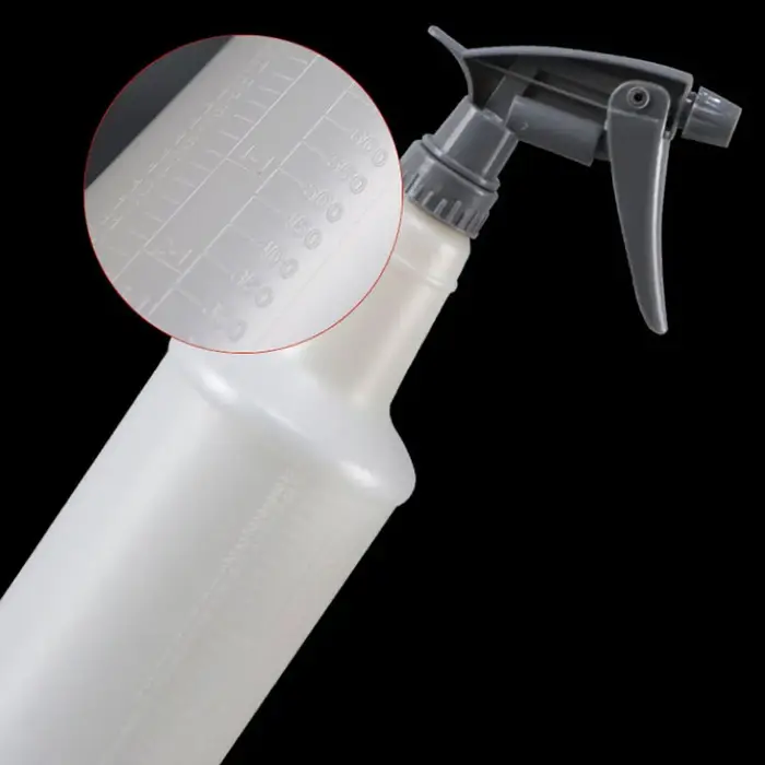 Bouteille pulvérisatrice en plastique rechargeable de 800 ml avec buse à jet réglable