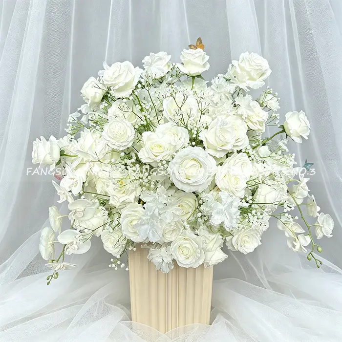 Boule de fleurs artificielles 70 cm (hortensia et rose) pour allée de mariage