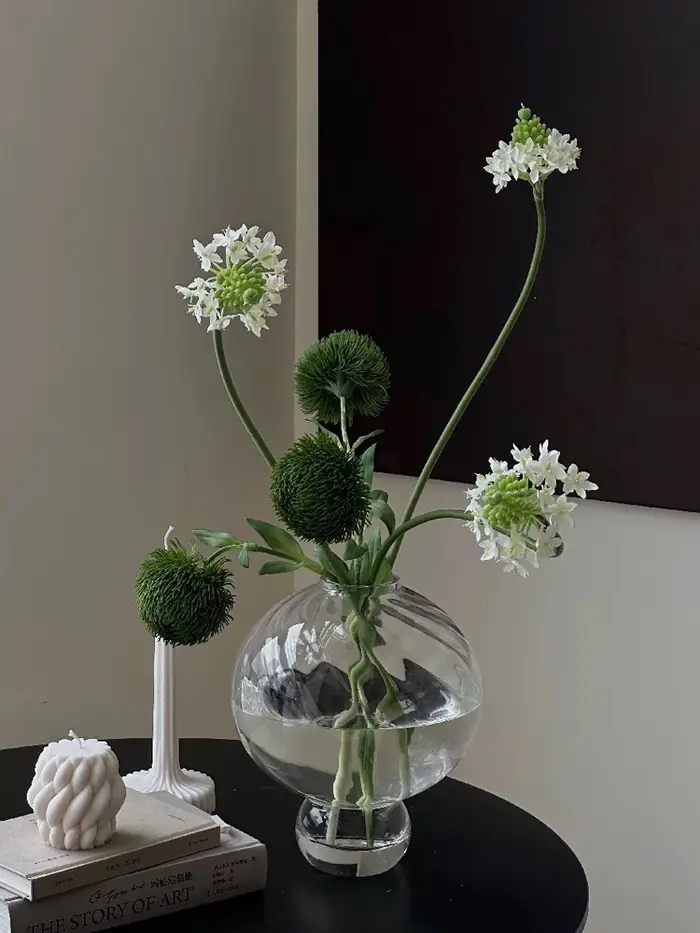 Bouquet de fleurs artificielles vert et blanc