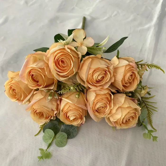 Fausses fleurs en soie