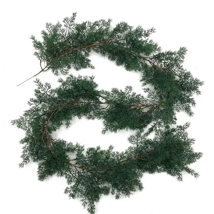 Couronne de pin de cyprès artificiel vert