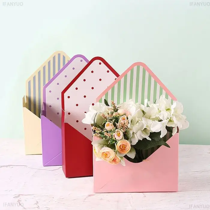 Boîte Cadeau Bouquet de Fleurs Romantique avec Enveloppe Florale