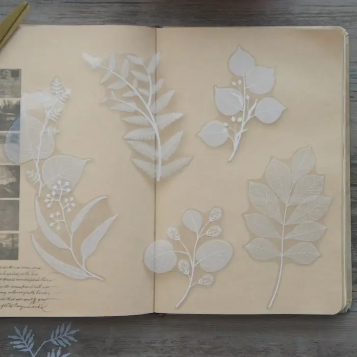 Autocollants en forme de feuilles blanches