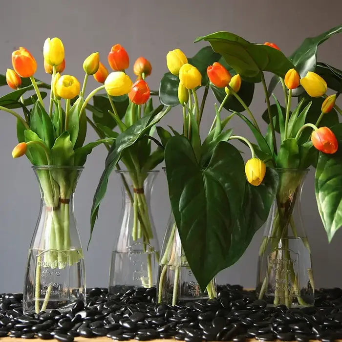 Bouquet de tulipes à cinq têtes hydratantes de haute qualité
