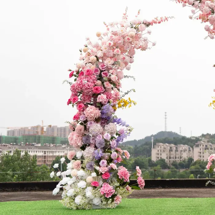 Arc de roses en fausse corne de Luxe