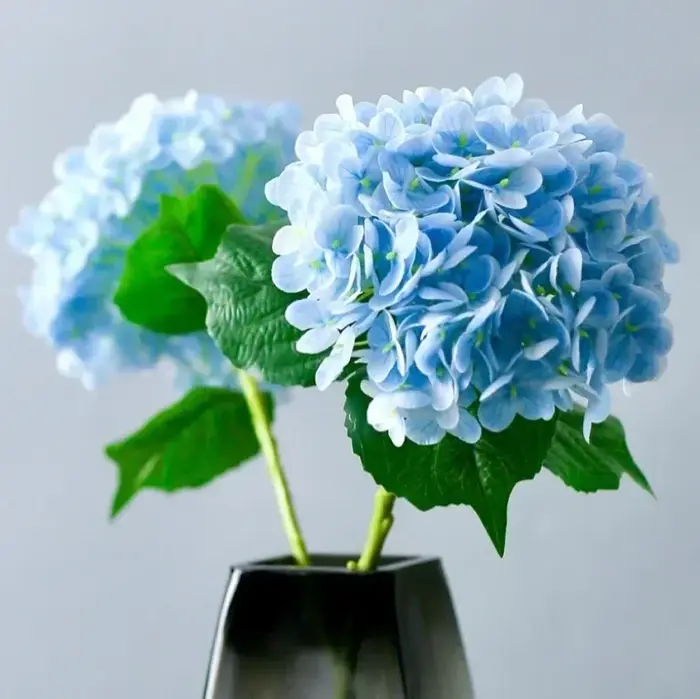 Fleurs artificielles en film de latex