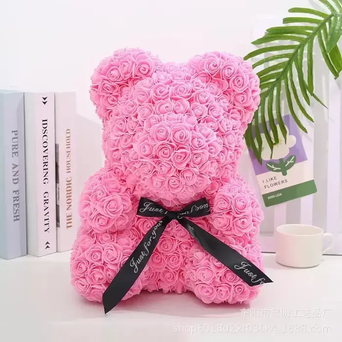 Ourson en Roses Artificielles avec Fleurs
