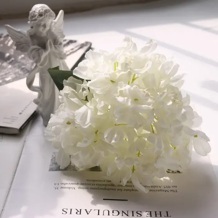 Superbes Fleurs Artificielles en Soie Hortensia à Bords Brûlés – 10 Couleurs – Décoration DIY – Bouquet d'Hortensias – Fournitures pour Festivals