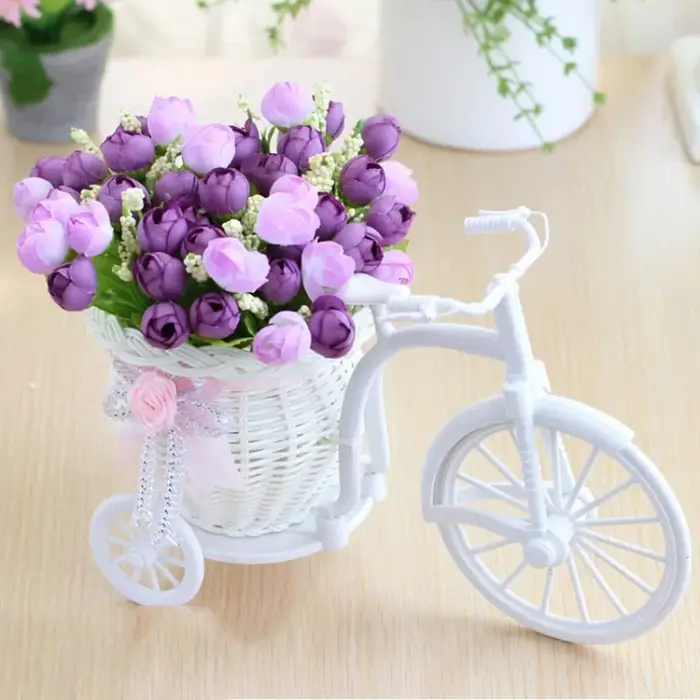 Fleurs artificielles Roses en soie rotin vélo Vase en plastique