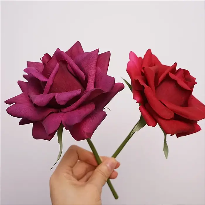Roses artificielles hydratantes au toucher réel