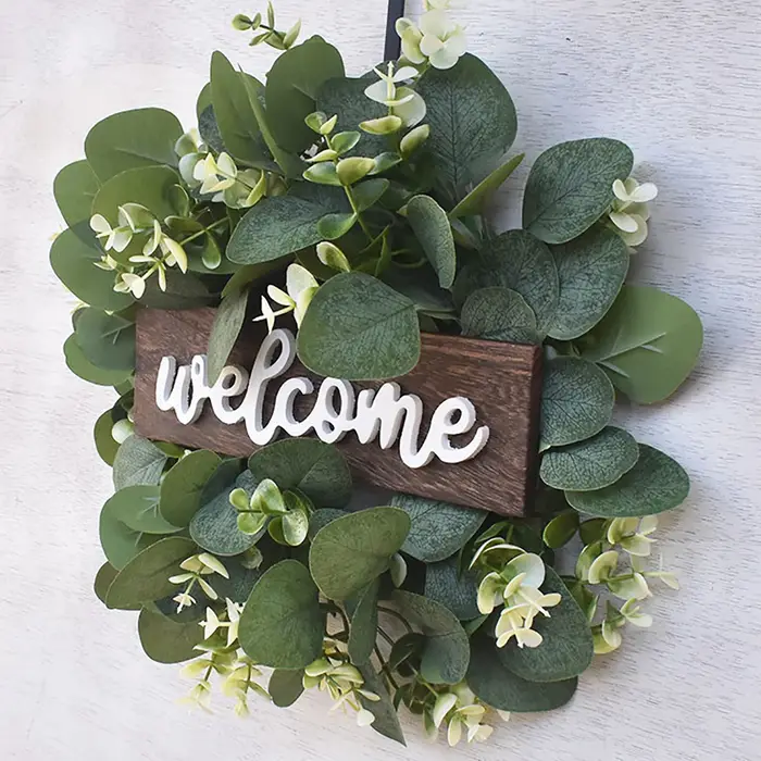 Couronne de bienvenue en feuilles d'eucalyptus de 12 pouces pour porte d'entrée