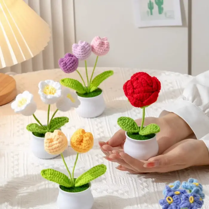 Fleurs au crochet en pot