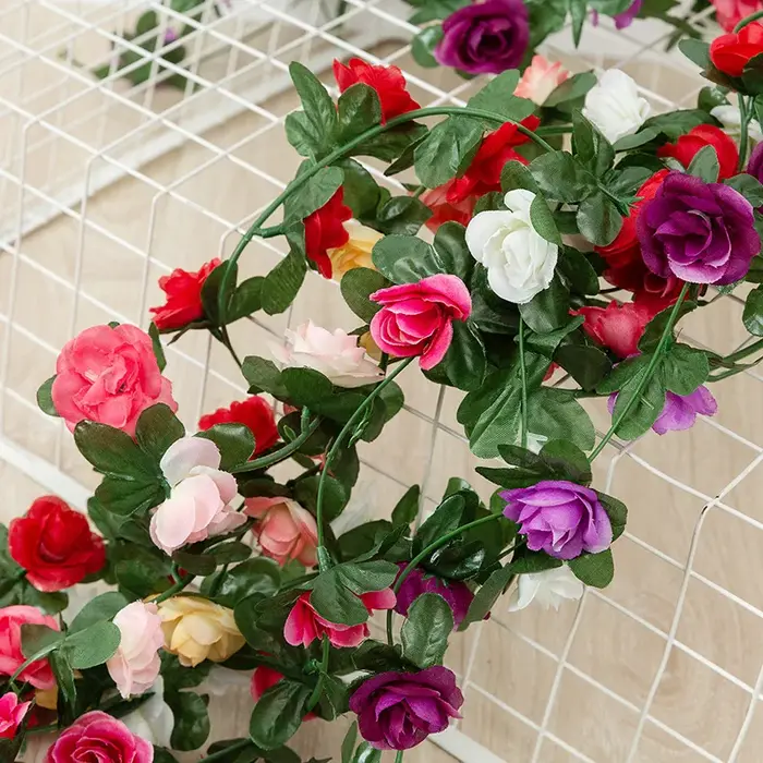 Guirlande de roses artificielles pour scène