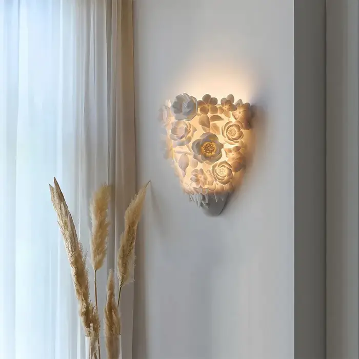 Applique Murale Fleur Sculptée Créative, Style Français Luxe Léger, Design Haut de Gamme pour Salon, Décoration de Chambre, Style Crème, Éclairage Rétro pour Villa