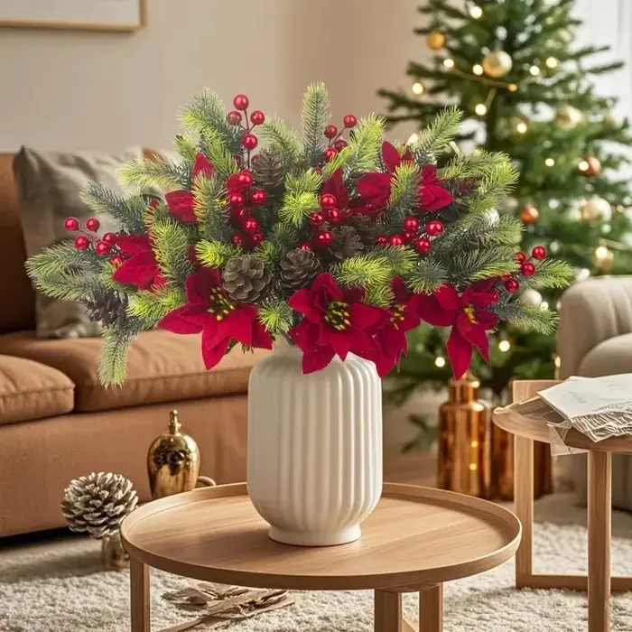 3 pièces de poinsettias artificiels réalistes avec baies rouges et feuillage vert pour décoration de couronne de mariage ou de fête à domicile.