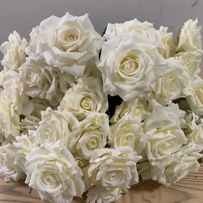 Bouquet de Roses artificielles à 7 têtes