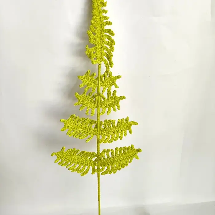 Bouquet de Fleurs avec Feuilles de Fougère et Enge Fini