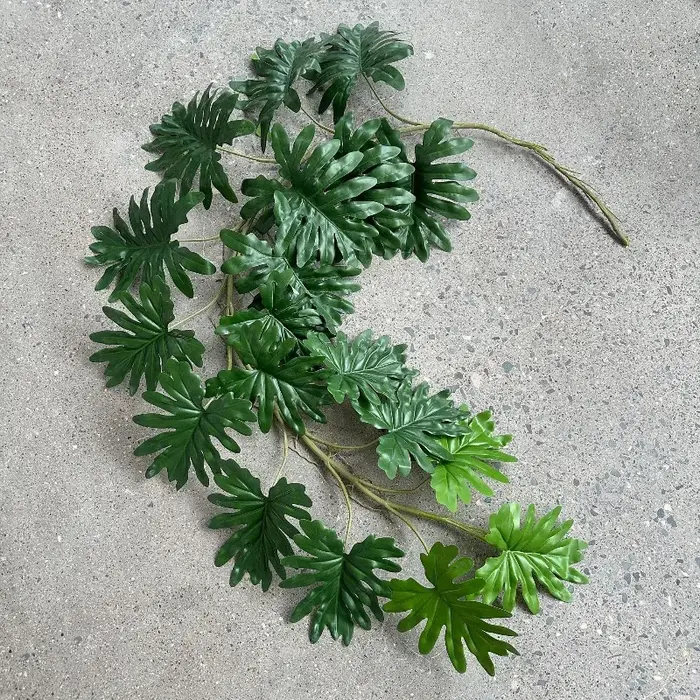Plantes vertes artificielles en plastique
