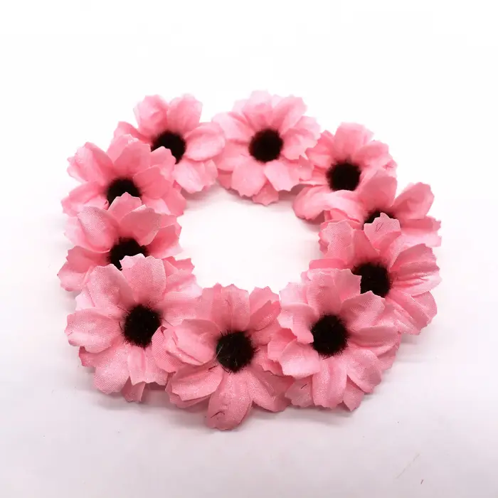 Petites marguerites en soie