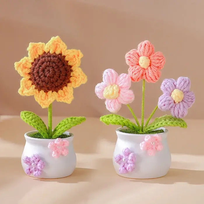 Mini fleurs artificielles tricotées créatives en pot