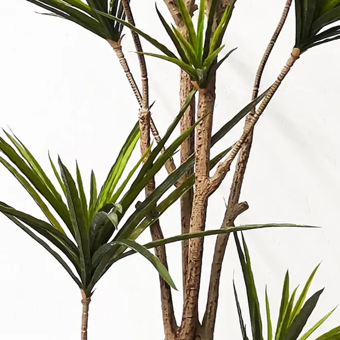 Grandes plantes de Dracaena artificielles tropicales en pot