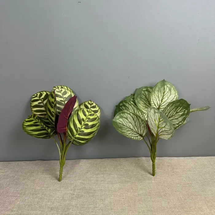 Lot de 6 plantes artificielles en plastique