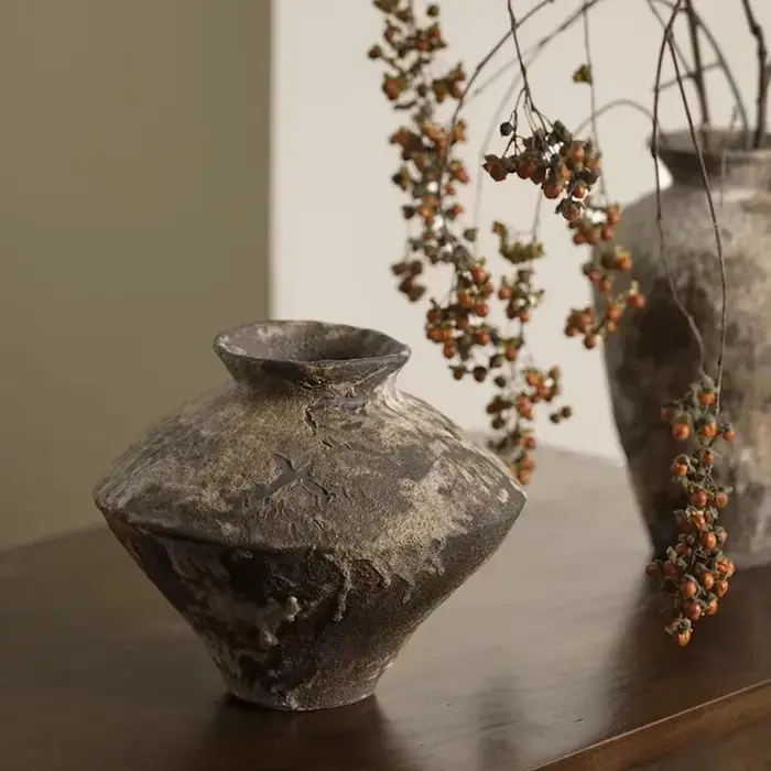 Vase en céramique grossière