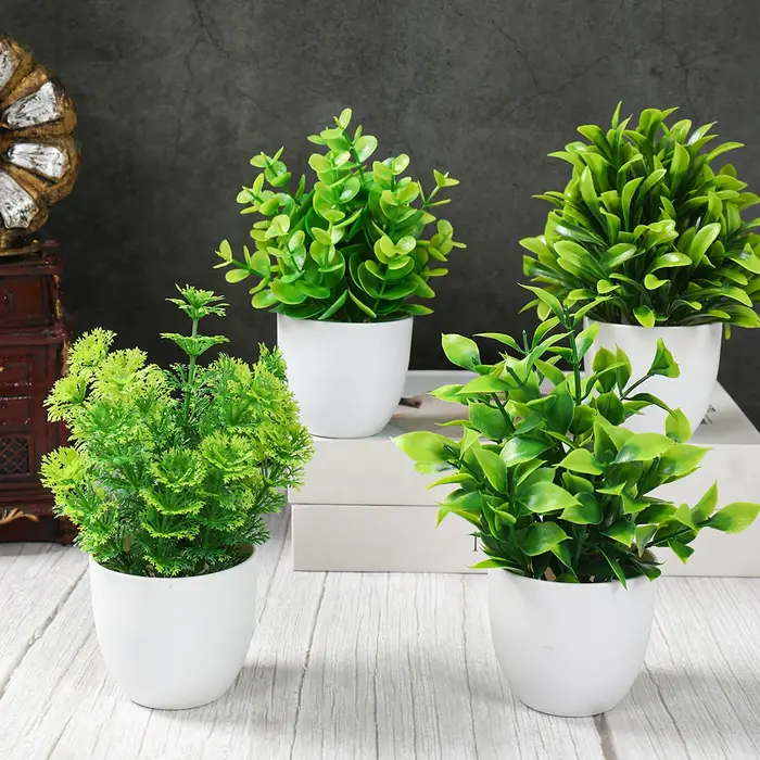Plantes artificielles en pot