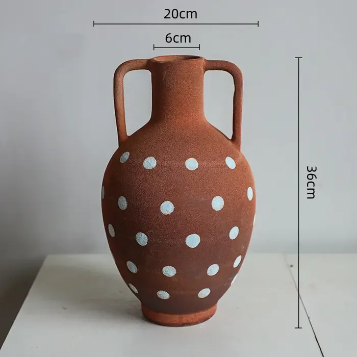 Vase en céramique à carreaux