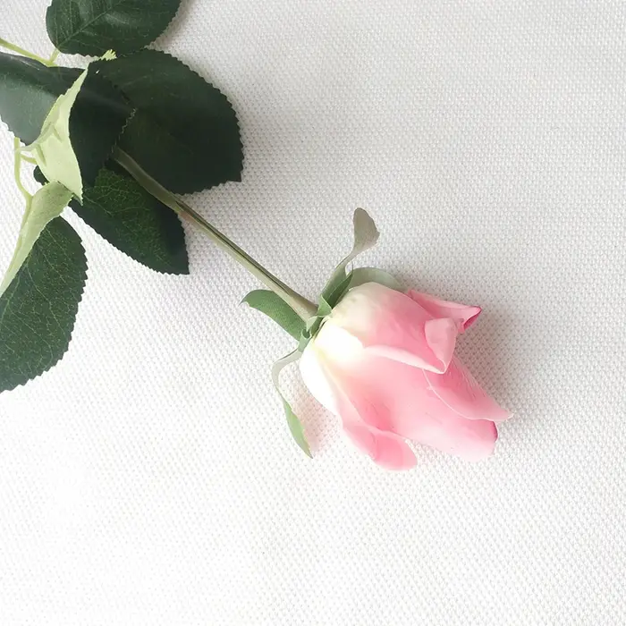 Roses artificielles en Latex