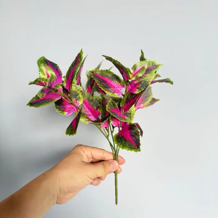 10 pièces de feuilles de perilla artificielles en soie pour mariage