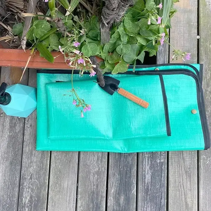 Tapis de jardinage PE carré pour plantes
