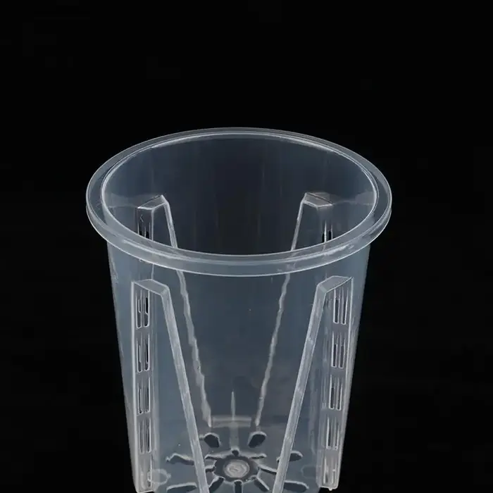 Pot de plante en plastique transparent