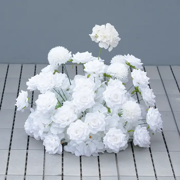 X7749 Arrangements floraux de mariage en hortensias et orchidées blanc pur