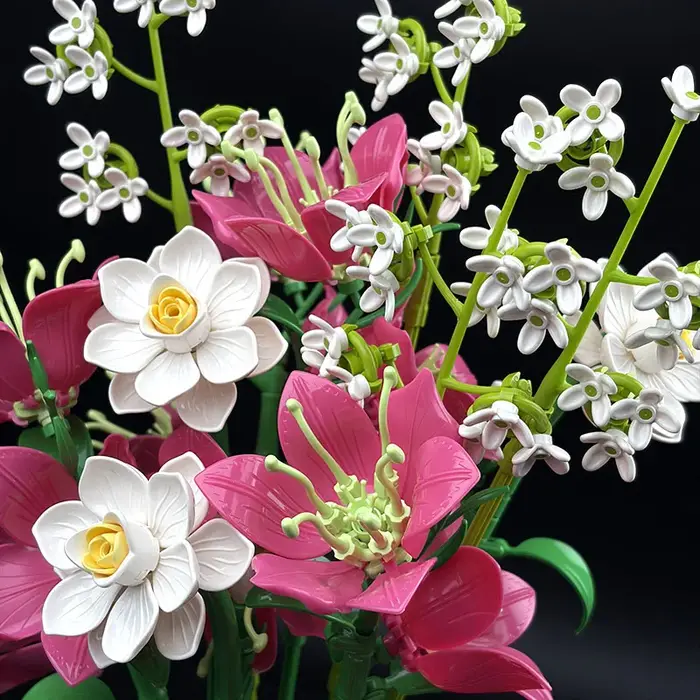Bouquet de fleurs artificielles violets en blocs de construction