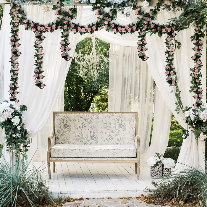 Guirxiété de fleurs artificielles avec feuilles