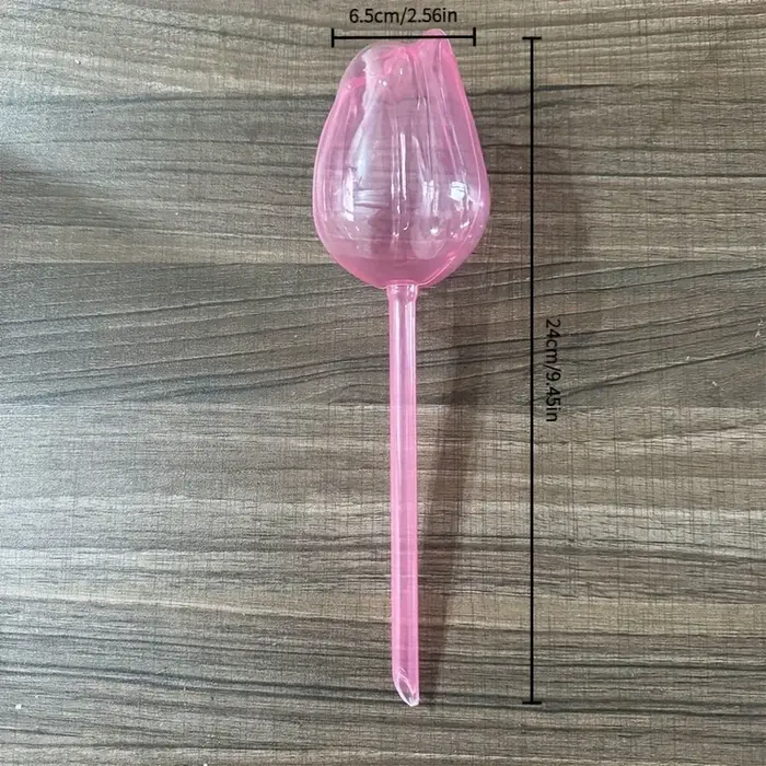 Dispositif d'arrosage créatif pour plantes de jardin Tulip