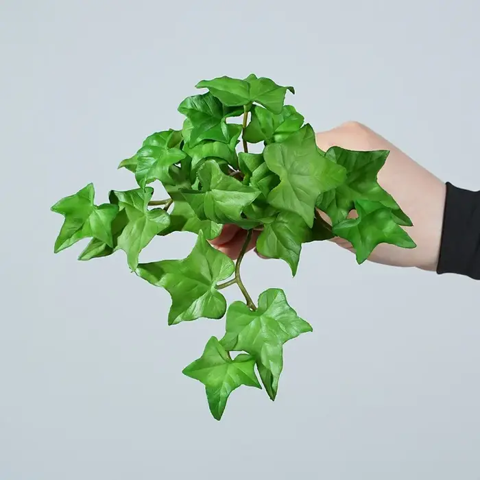 Bouquet de plantes artificielles en plastique