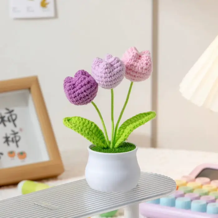 Fleurs au crochet en pot