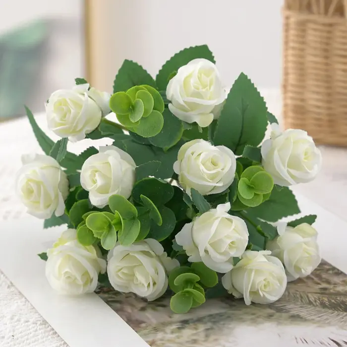 Vase de fleurs artificielles pour la décoration intérieure