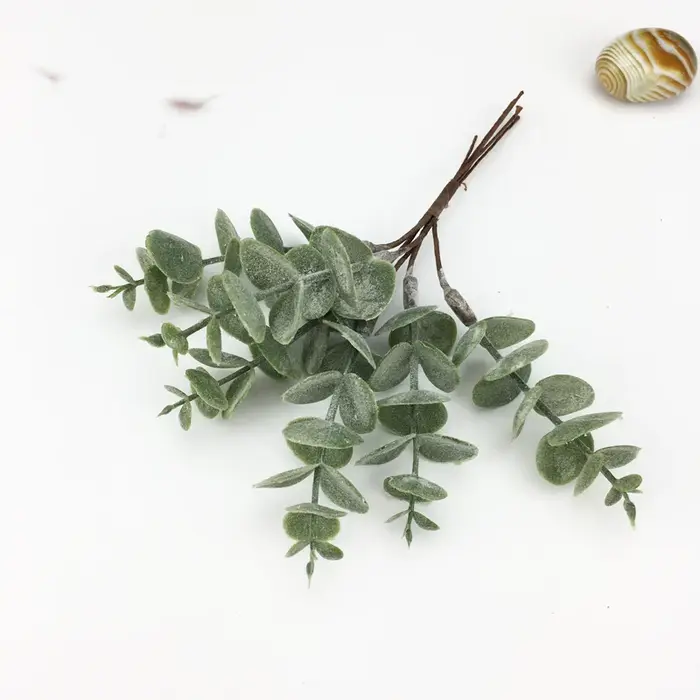 Plantes artificielles en plastique