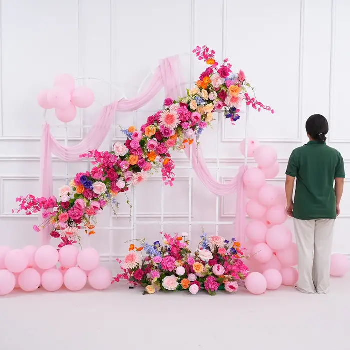Composition florale rose vif