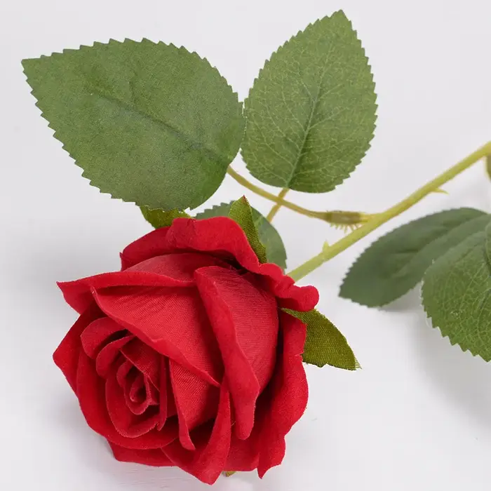 Rose artificielle en velours