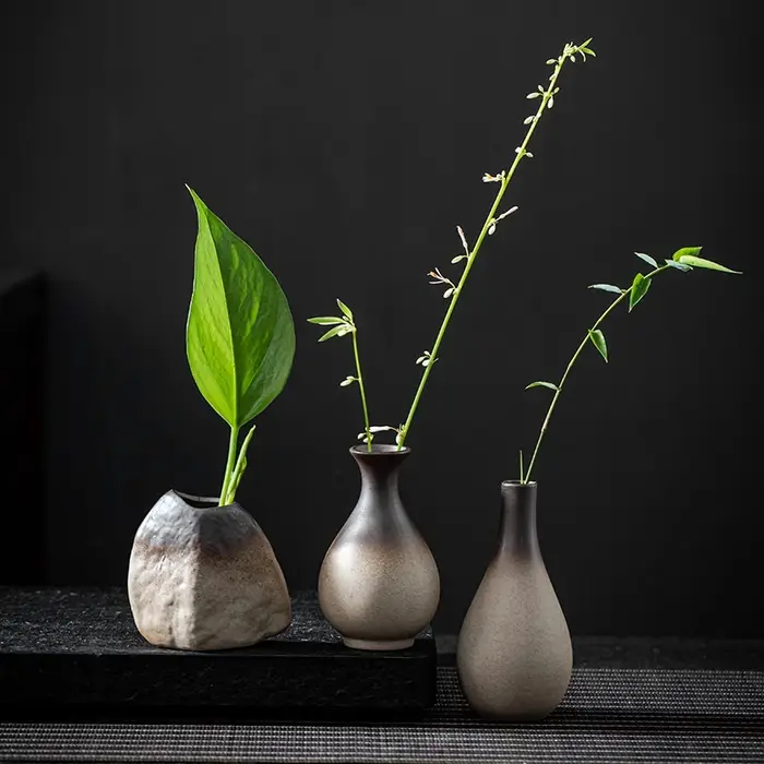 Vase à fleurs vintage en céramique