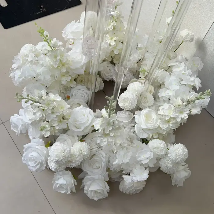 Couronne de roses artificielles en jacinthe blanche